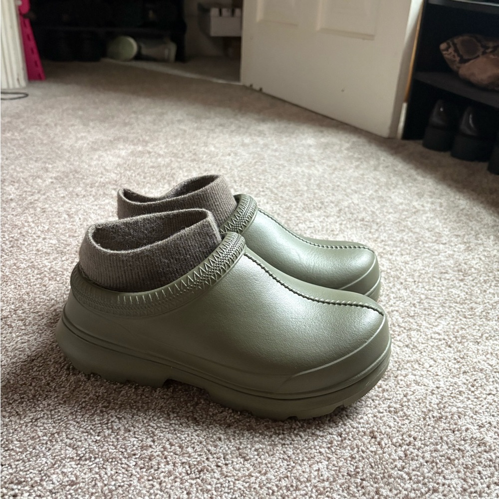Ugg Olive Tasman Clog